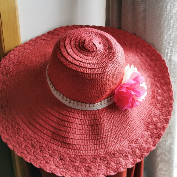 Big floppy hat! New - Picture 2 of 8